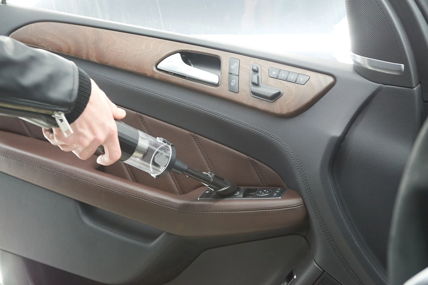 wireless handheld car vacuum cleaner for Dodge Challenger